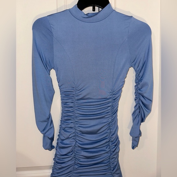 Aria Cove | Long sleeve ruched mini dress in blue - Picture 4 of 10